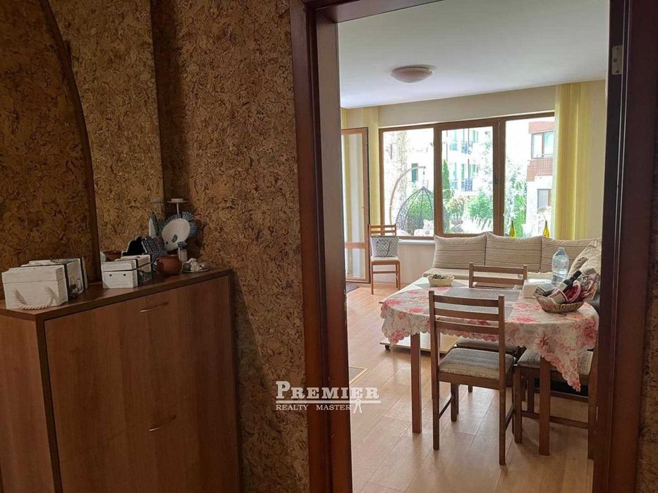 Двустаен на първа линия