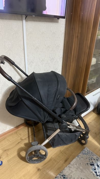 Продам каляску 2в1