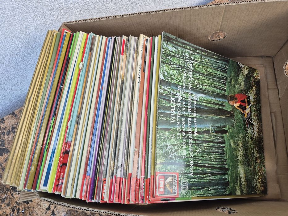 Vând lot 150LP discuri vinil EMI HIS Master's Voice cu muzica clasica