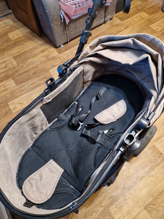 Продам детскую коляску