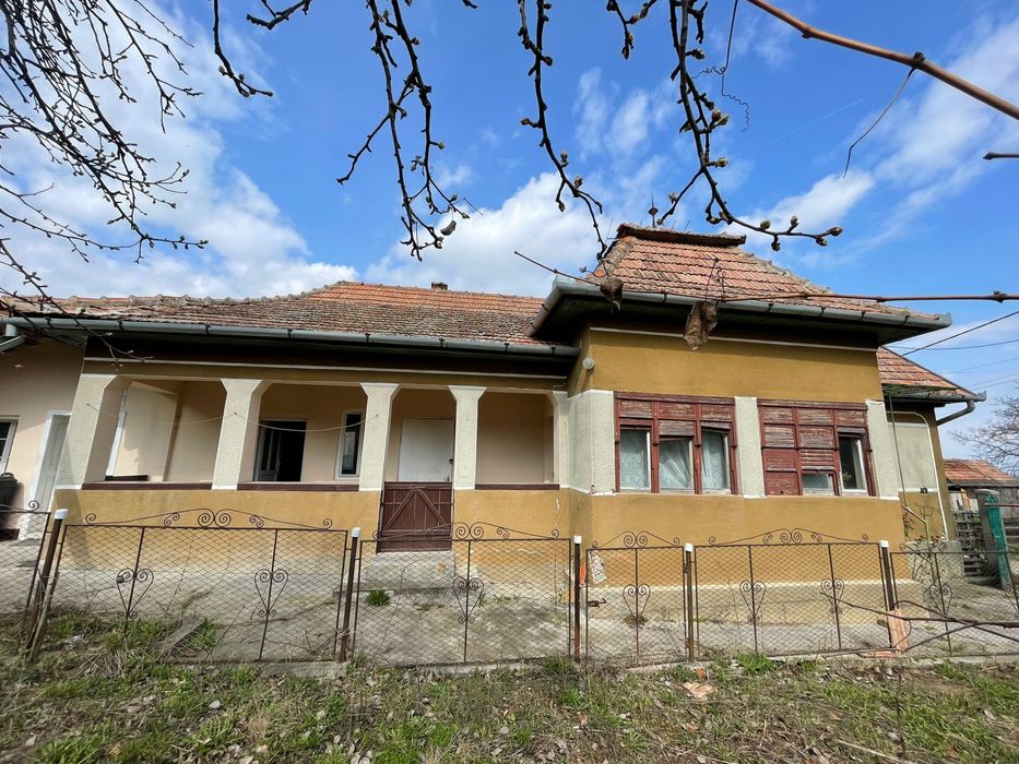 Casă de vânzare în Moldovenești