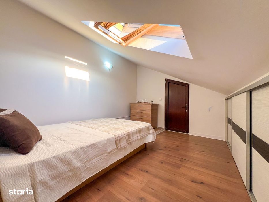 Apartament pe 2 nivele, 4 camere, parcare, str Sesul de sus