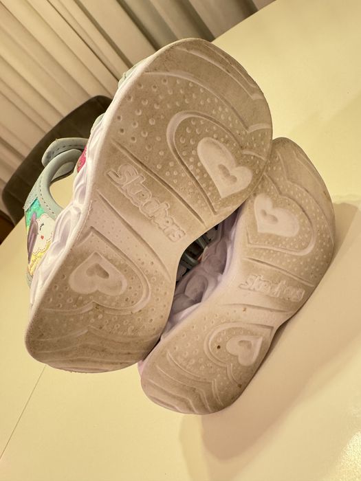 Adidas pantof Skechers nr 23