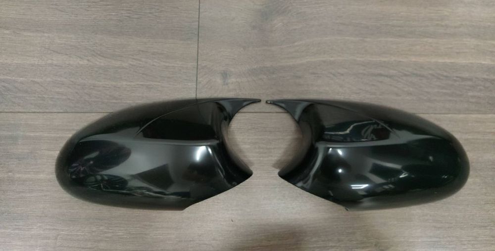 Capace oglinzi BMW Seria 1 E87 model Batman Negru Lucios