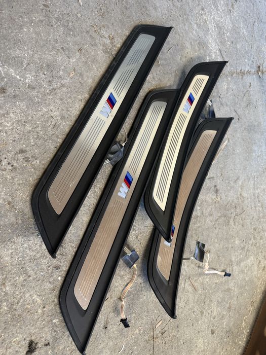 Светещи лайсни Bmw G30 M Packet  ( Лайсни с подсветка )