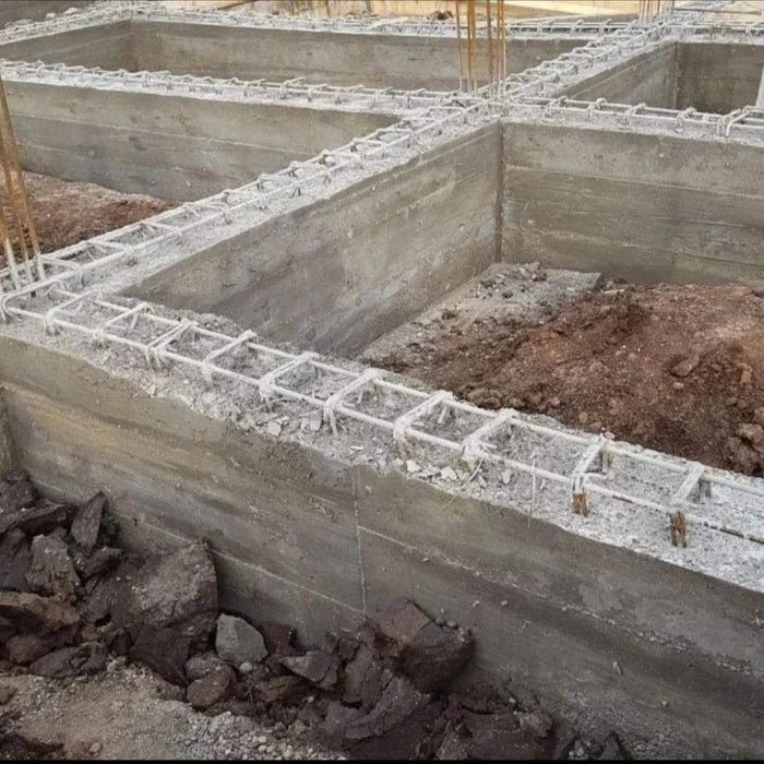 Casa cu mansarda de la 250 euro mp la rosu și 500 euro la gata