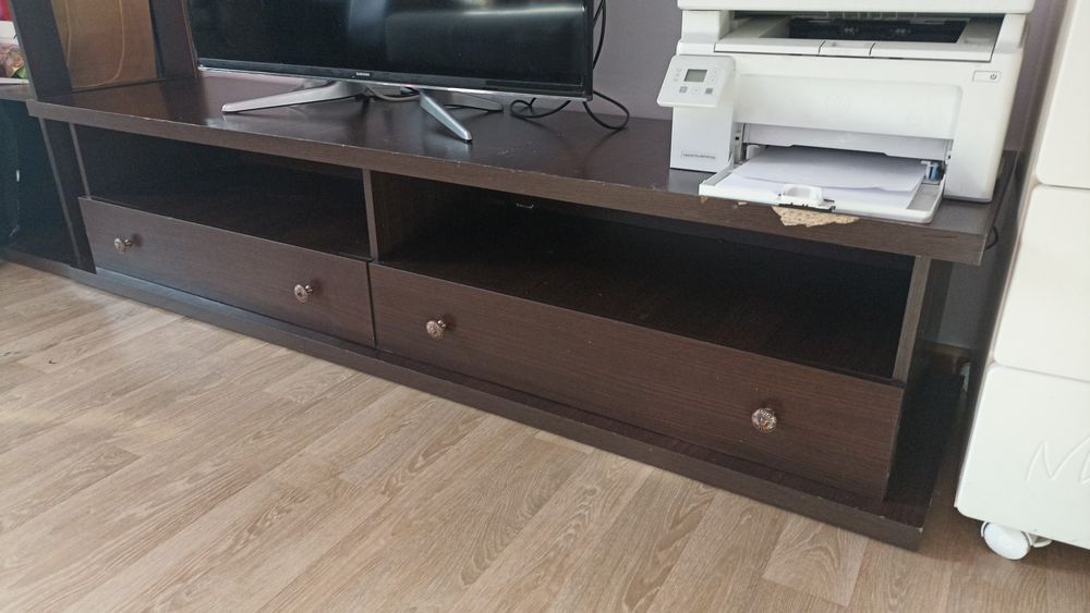 Тумба под телевизор.