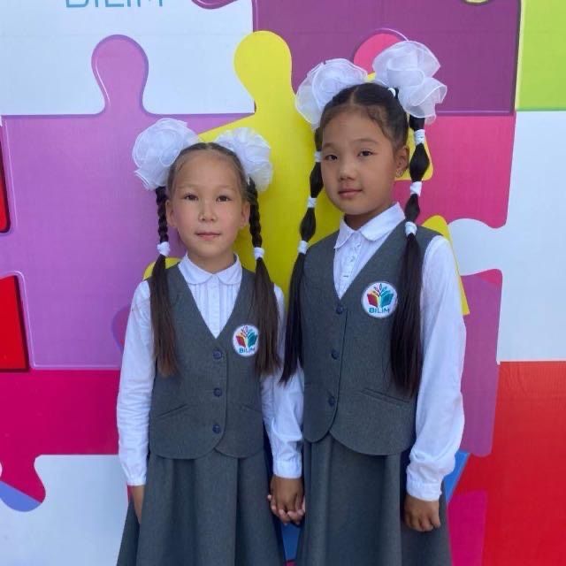 Продается 2 комплекта школьной формы