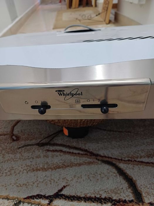 Vand anvelope  vara , hota, chiuvete inox , usa lemn pentru interior.