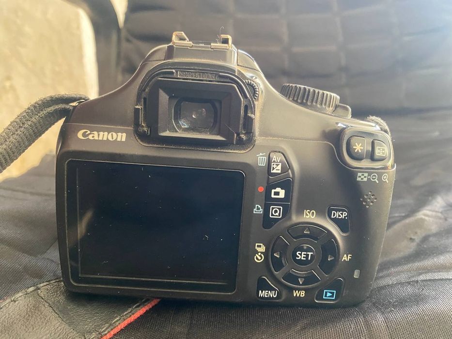 Canon 1100D idial holatda