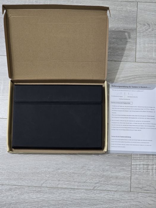 Husă cu tastatură Galaxy Tab A9+ – Retroiluminare 7 culori, Detașabilă