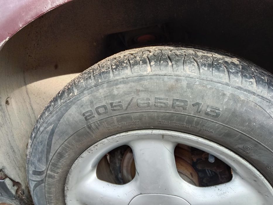 Продам летнюю резину с дисками