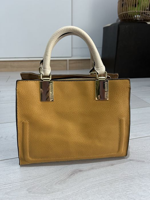 Poseta Steve Madden, lipsa curea