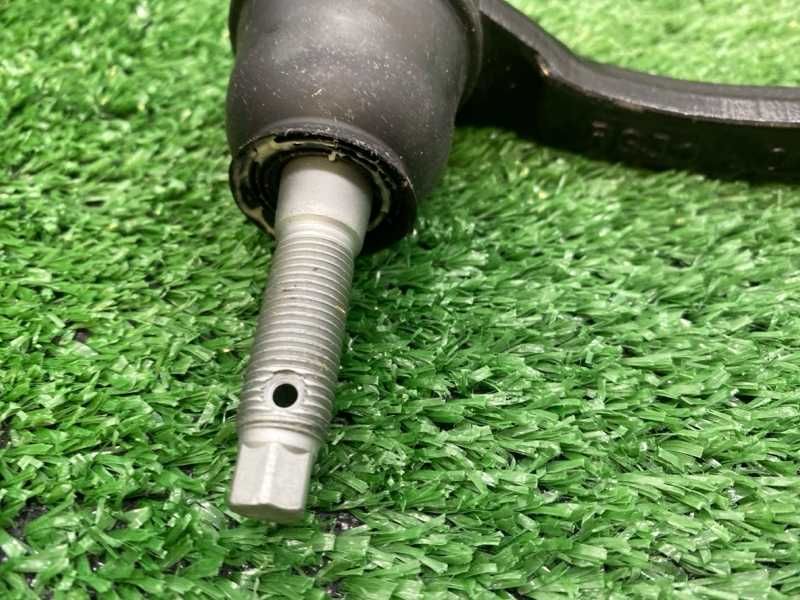 Рулевой наконечник лев.