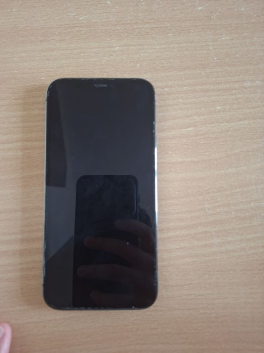 Iphone 12 pro 128gb,fara garantie,73% baterie,4 huse si o folie care vin cu telefonu