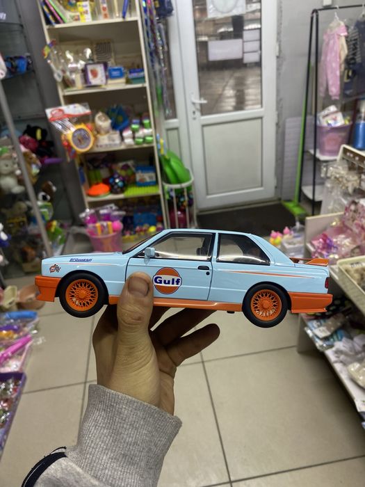 Металлическая машинка Bmw E30