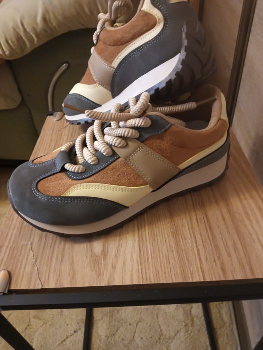 Новые кроссовки продам