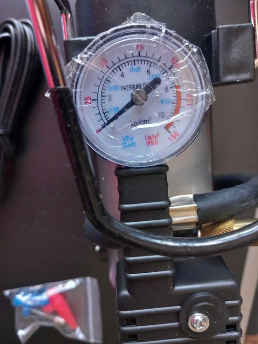 Compresor auto si uz casnic. La bricheta. Nou!