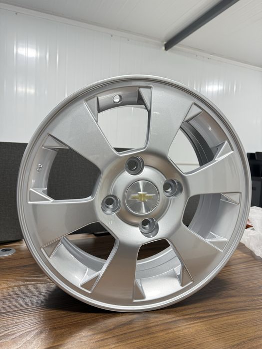 Gentra Lacetti 15 diska sotiladi