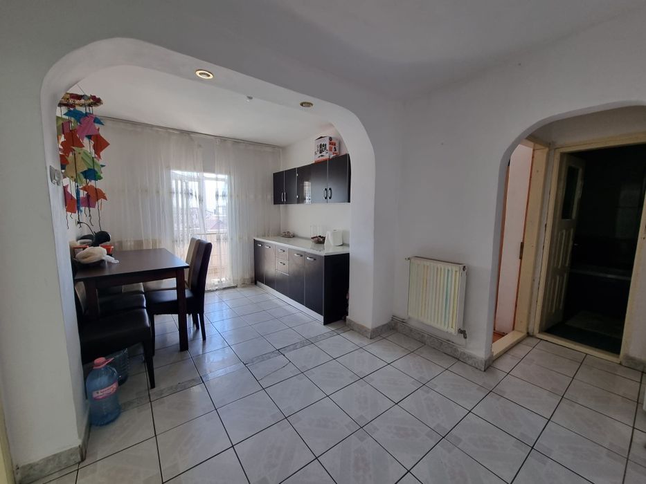 Vanzare apartament 2 camere utilat mobilat str Revoluției