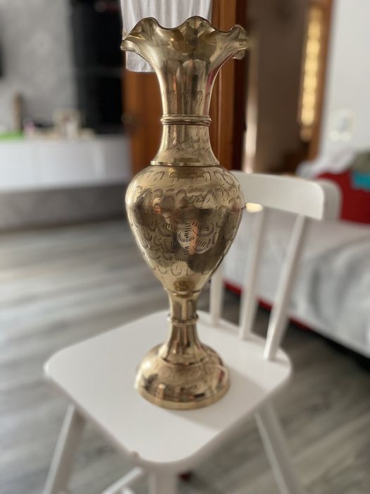 Obiect de colecție sculptata manual din alama.