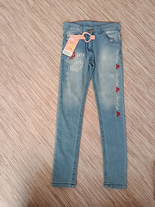 Продам джинсы и штаны на девочек и мальчиков.