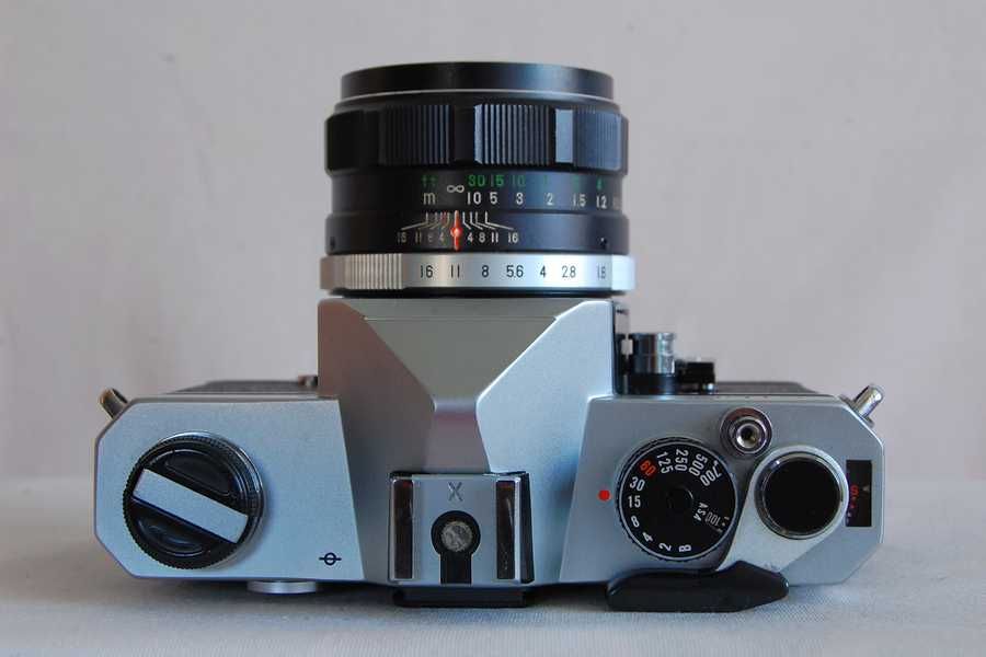 Aparat foto film fujica st605 cu obiectiv fujinon 1.8 / 55