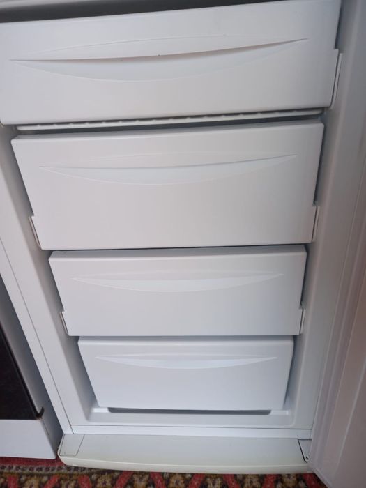 Продам морозильную камеру индезит