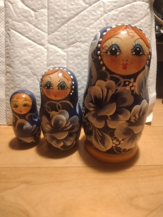 Матрешка . Три фигурки.