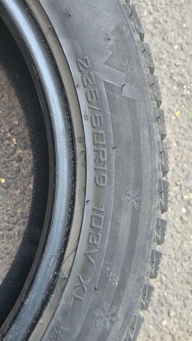 Зимние шины 235/50/R19