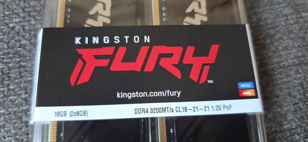 Memorie Ram Kit 16gb 3200Mhz Kingston Fury DDR4 2 x 8GB Nou