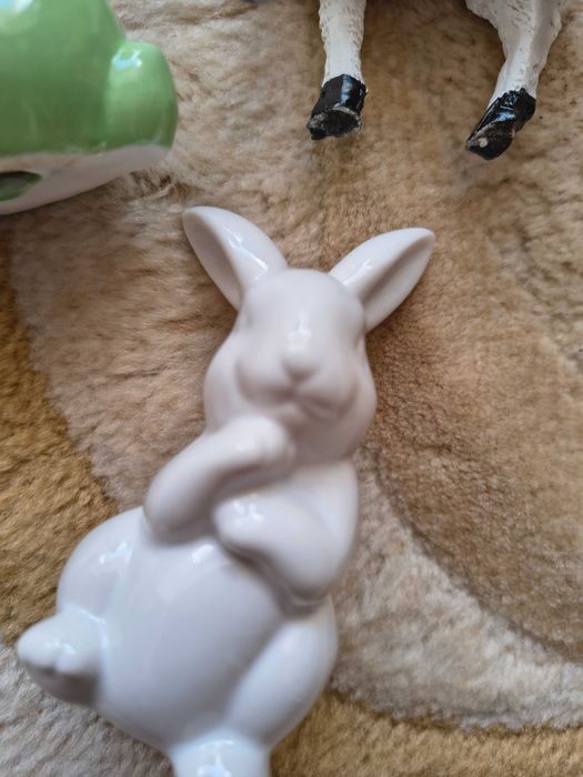 2 iepurași și un mieluț figurine decorative