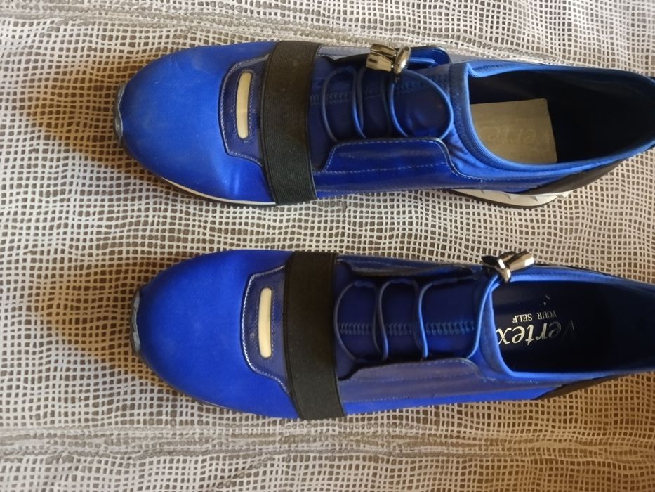 Новая обувь разных размеров