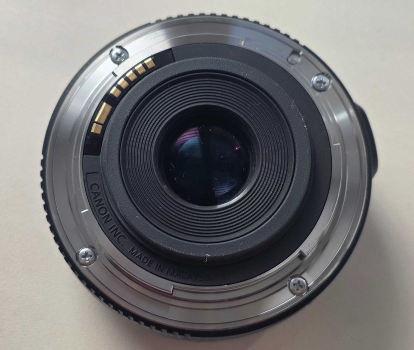 Canon EF-S 24mm f/2.8 STM