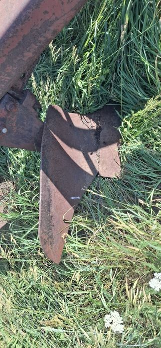 Плуг 4х корпусной                             .