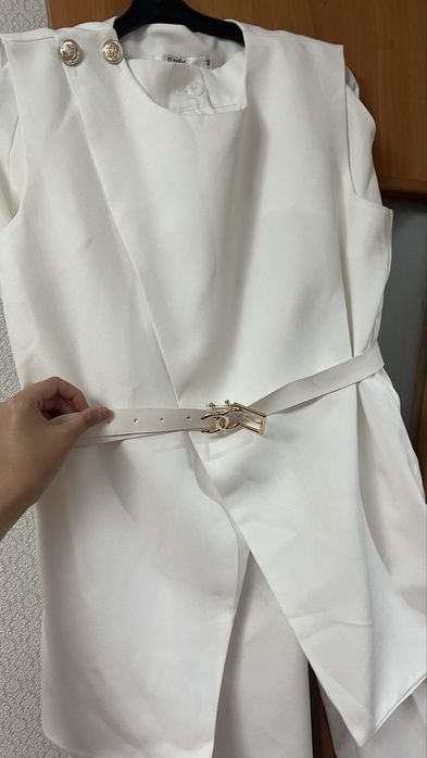 Костюм деловой белый