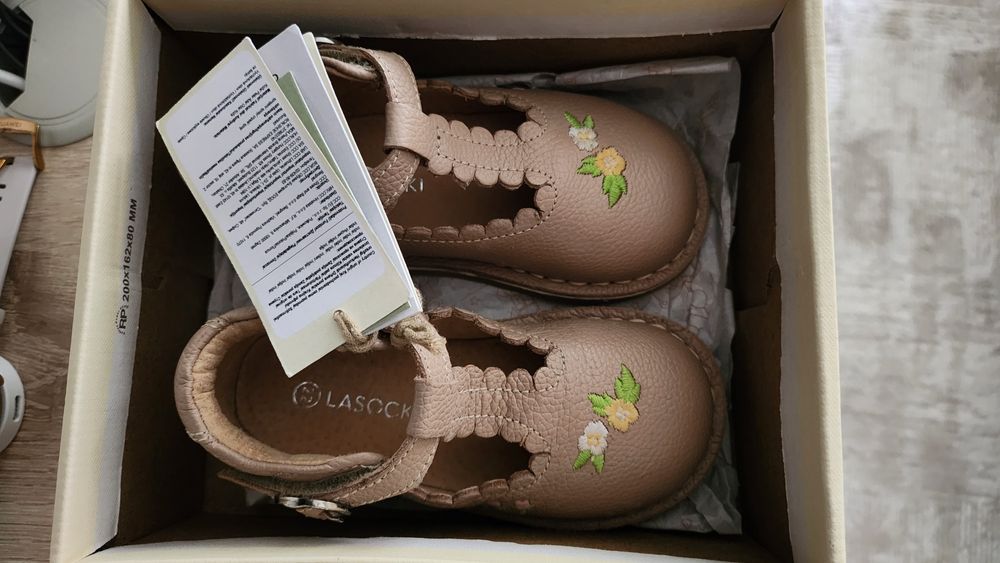 Pantofi marime 22