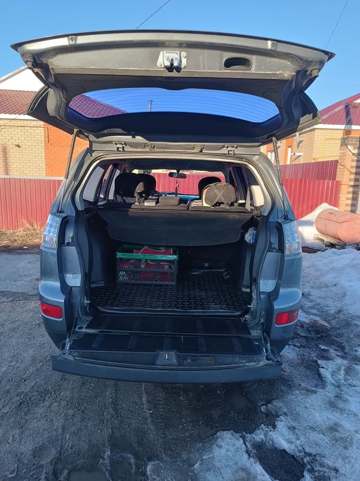 Митсубиси аутлендер