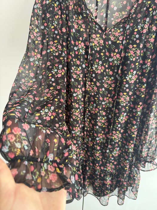 Richie matase cu volan in partea de jos, tip A si jupa detasabila