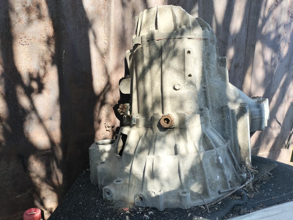 Мотор с коробкой Карина е 1.6