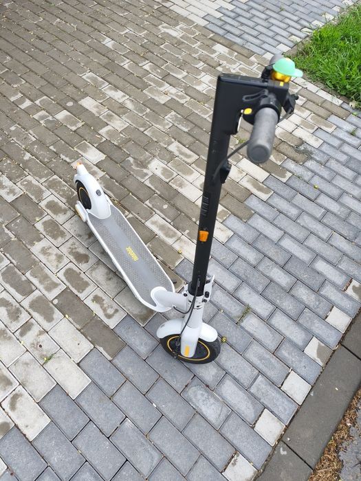 Trotineta ninebot