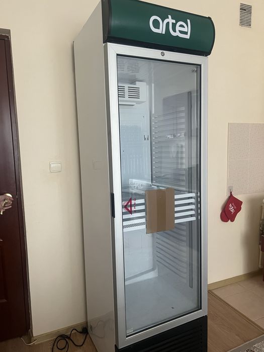 Витринный холодильник