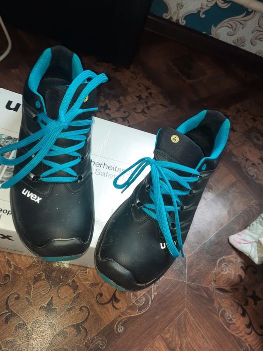 Продам кроссовки мужские