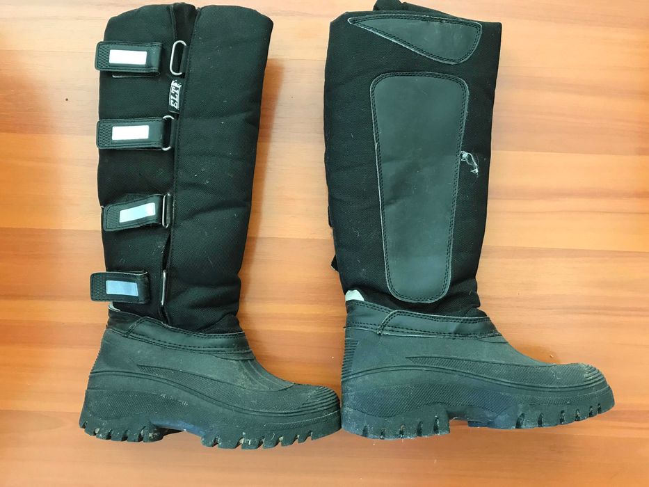 Каска и ботуши за конна езда