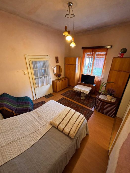 Casă de vânzare ultracentral, în Panov