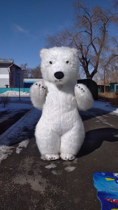 Продам Белого медведя Умку, надувного.