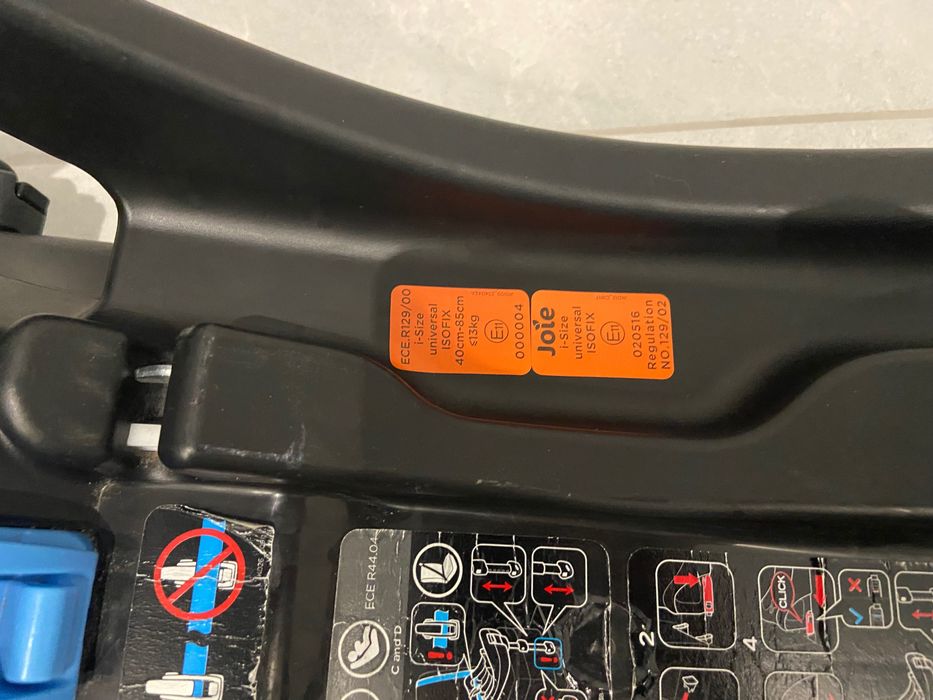 Кошче за кола Joie + база с Izofix