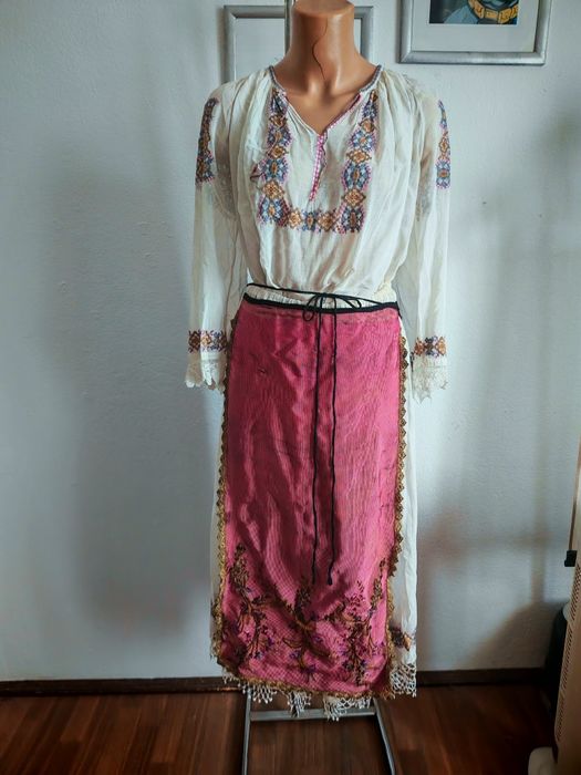 Costum popular Zona Banat peste 100 ani