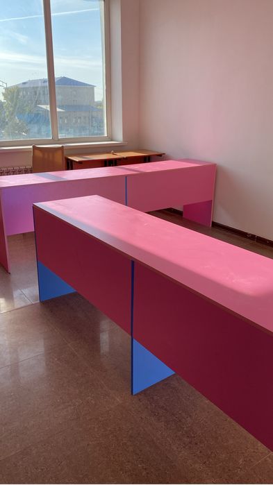 Стол для офиса, школ