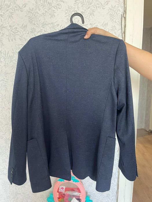 Продам пиджак в отличном состоянии, одевали два раза